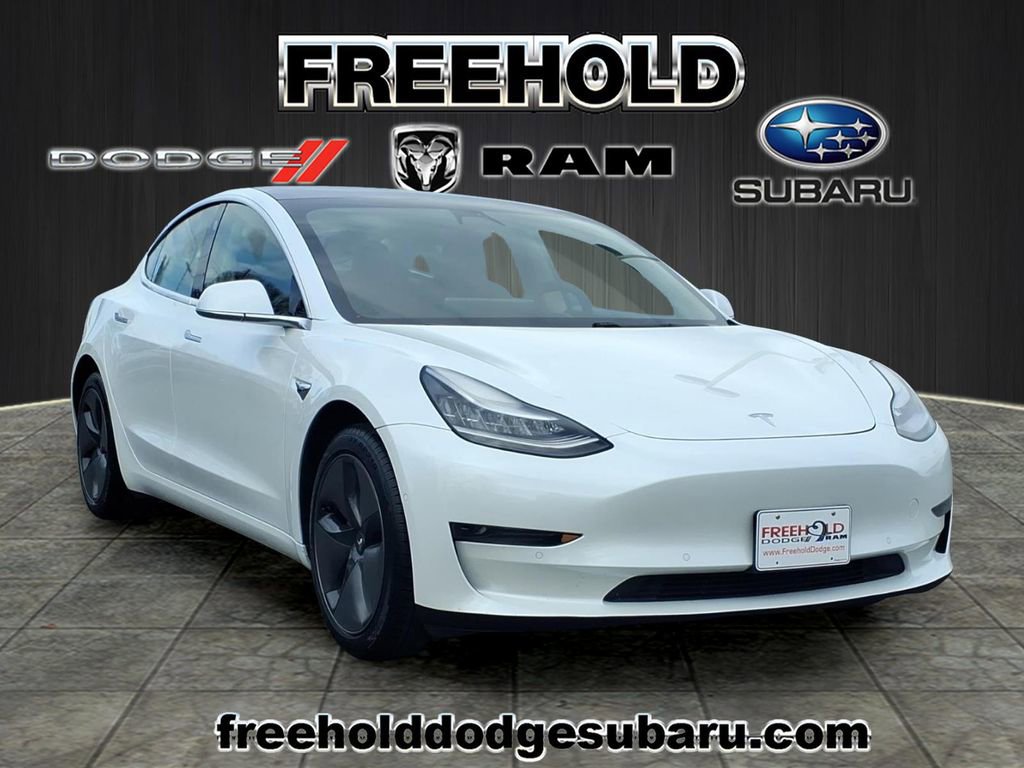 Used 2020 Tesla Model 3 Standard Range image 1