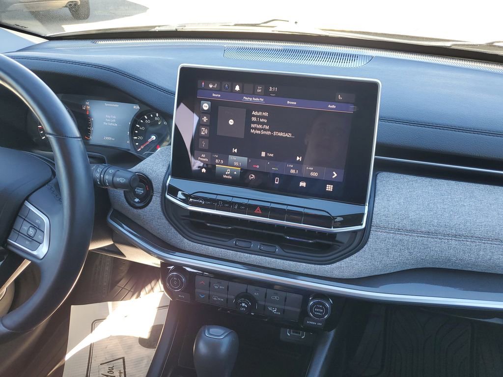 Used 2022 Jeep Compass Latitude image 27