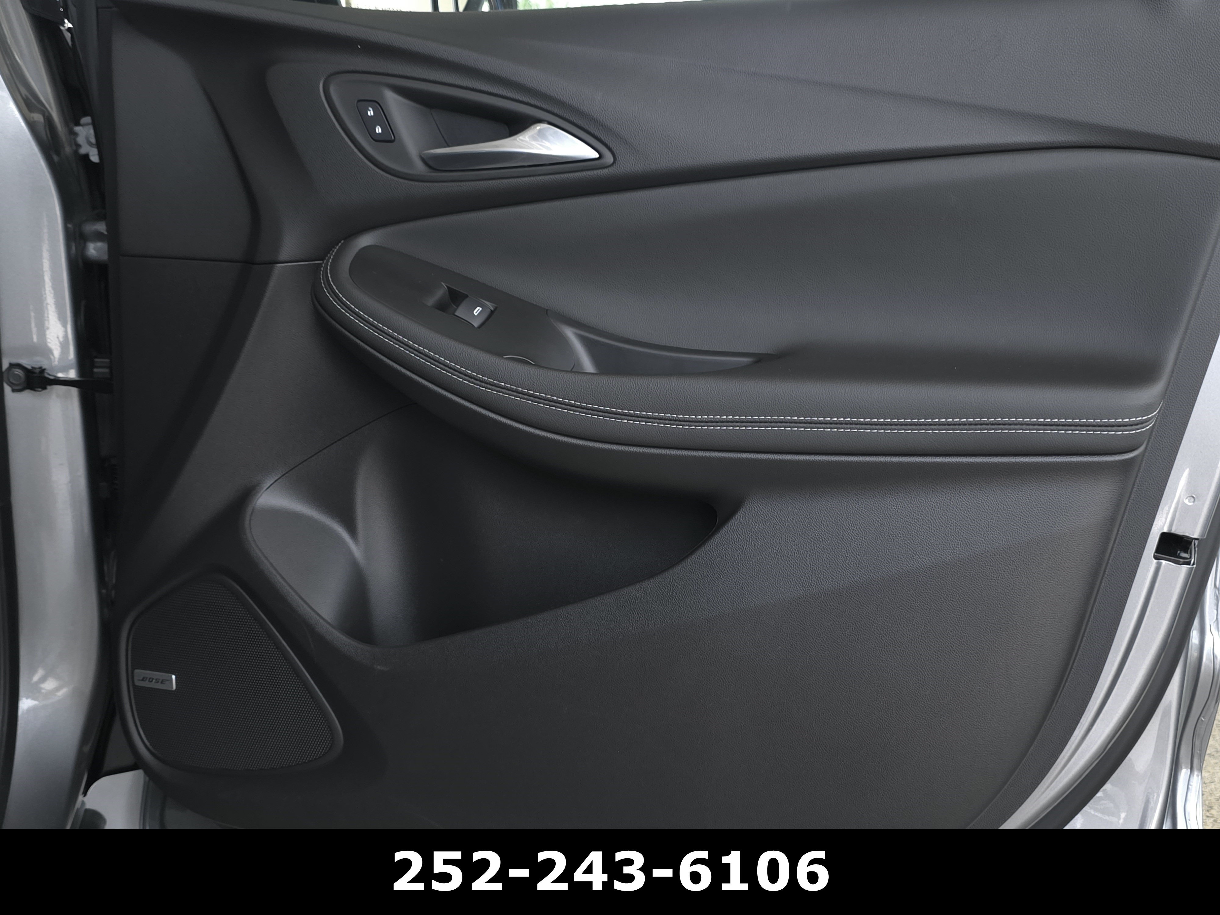 Used 2025 Buick Encore GX Avenir w/ Avenir Technology Package AWD/4WD image 39