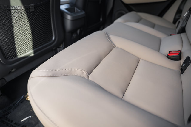 New 2027 Volvo XC60 B5 Plus AWD/4WD image 33