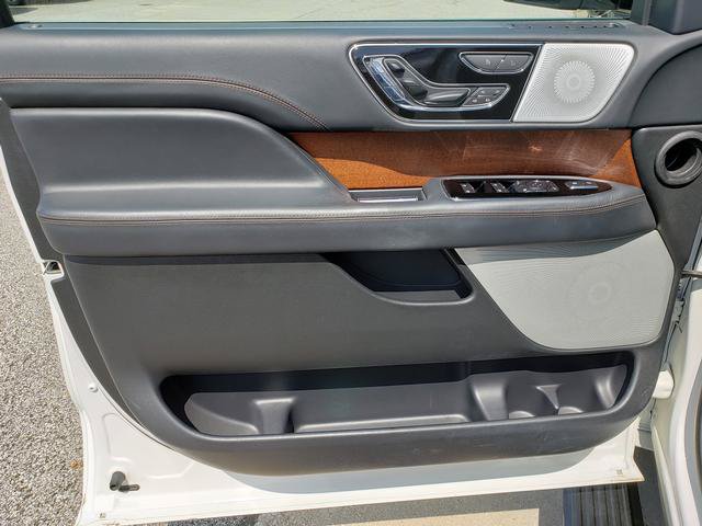 Used 2022 Lincoln Navigator L Black Label AWD/4WD image 10