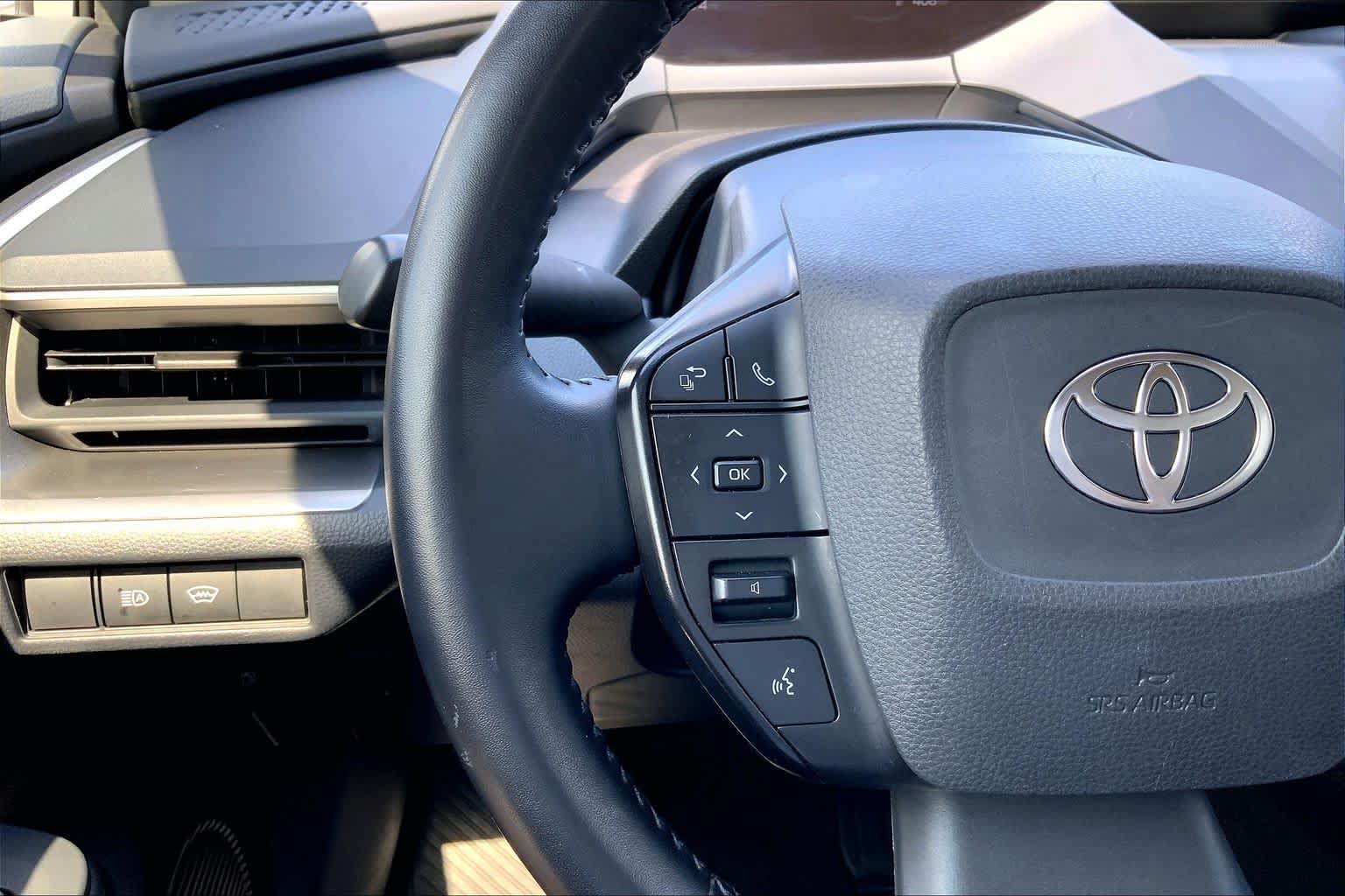 Used 2025 Toyota Prius LE FWD image 23