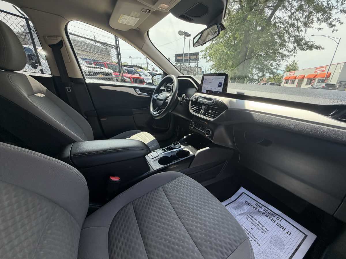Used 2020 Ford Escape SE FWD image 21