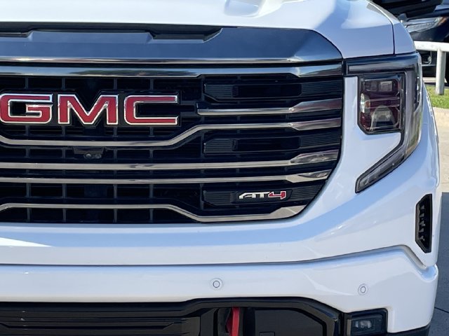 Used 2024 GMC Sierra 1500 AT4 w/ Technology Package AWD/4WD image 8