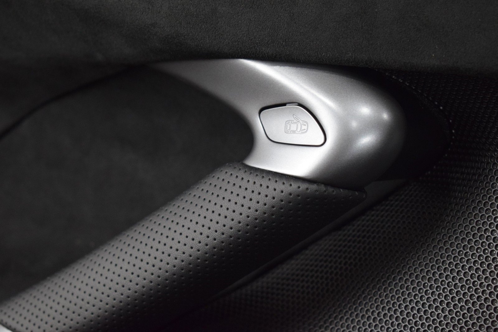 Used 2024 Ferrari 296 GTS image 37