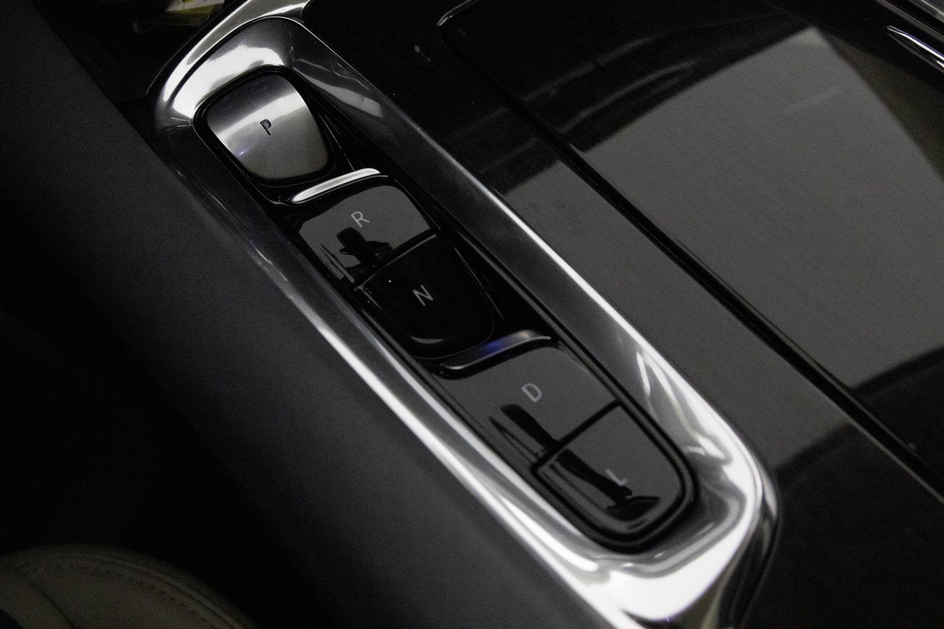 Certified 2023 Buick Enclave Essence w/ Experience Buick Package image 26