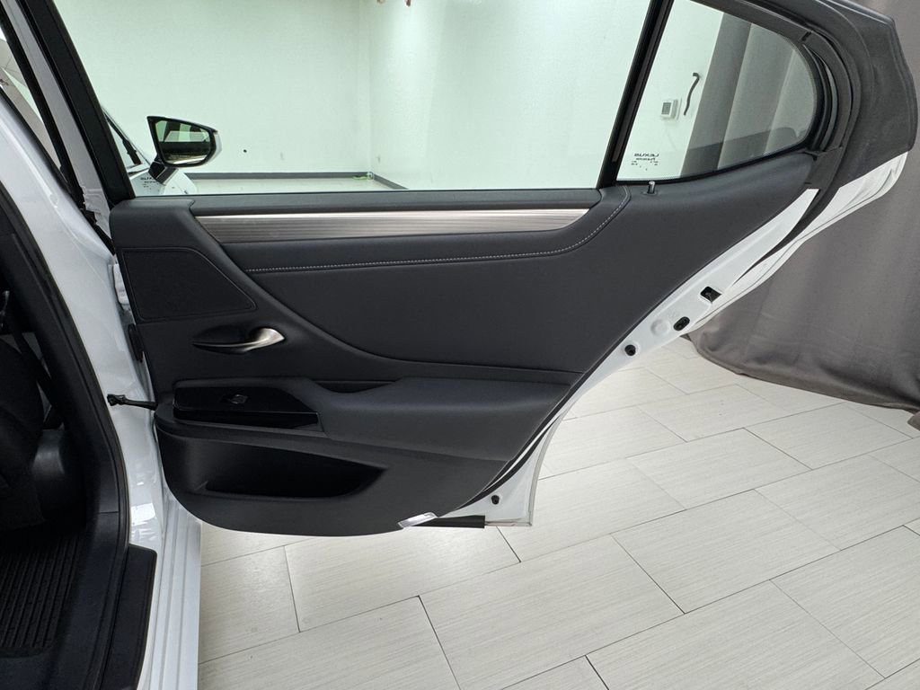 Used 2024 Lexus ES 350 F Sport image 15