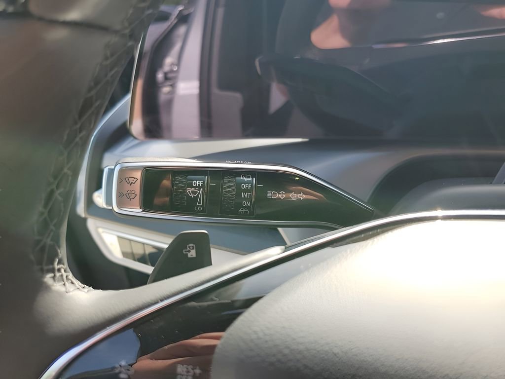 New 2026 Cadillac Vistiq Sport image 35