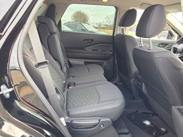 New 2026 Nissan Pathfinder SV image 16