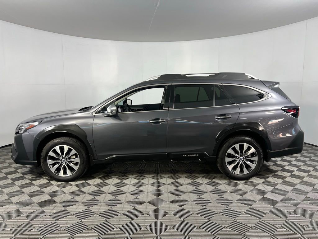 Used 2025 Subaru Outback Touring XT image 10