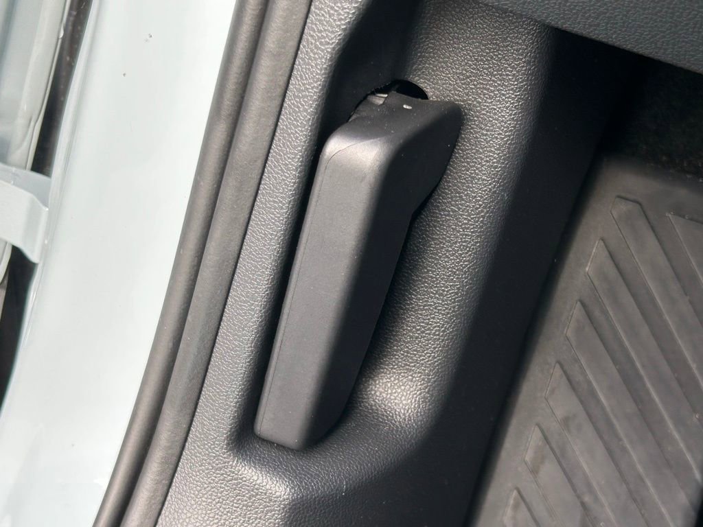 Used 2025 Volkswagen Taos SE image 64