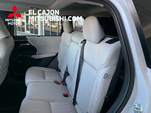 New 2026 Mitsubishi Outlander SEL FWD image 14
