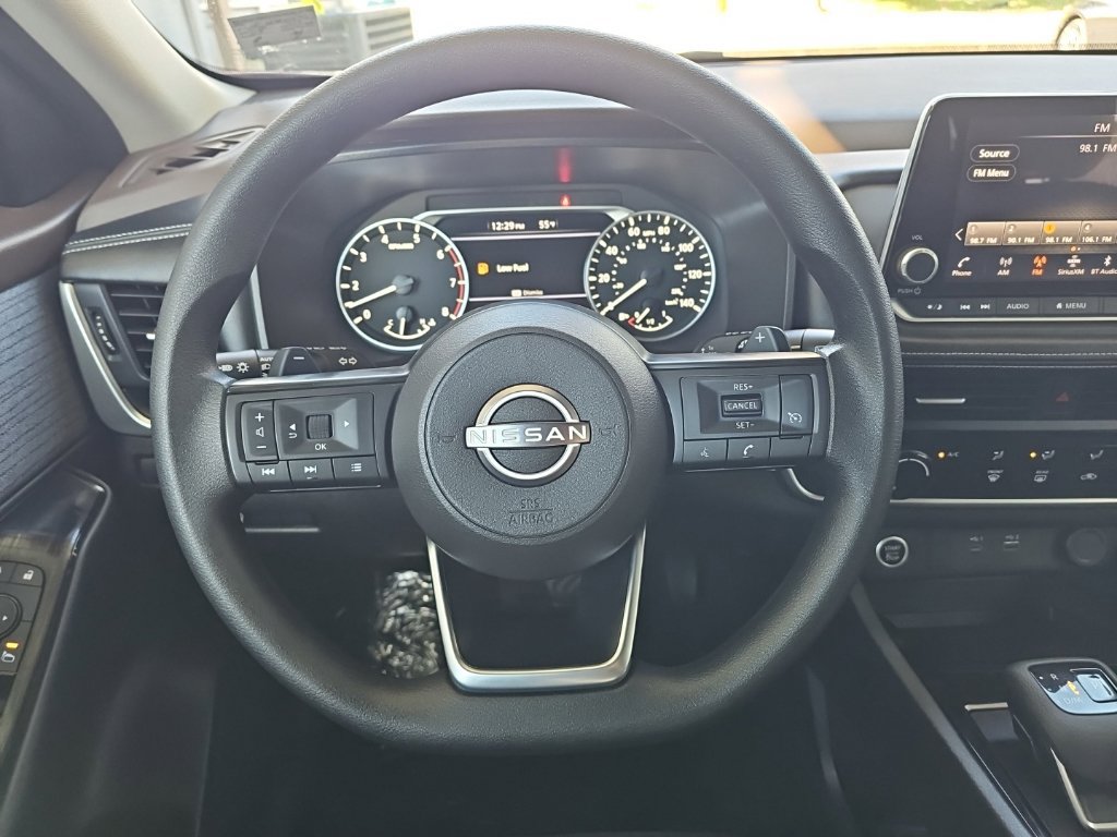 Used 2023 Nissan Rogue S AWD/4WD image 16