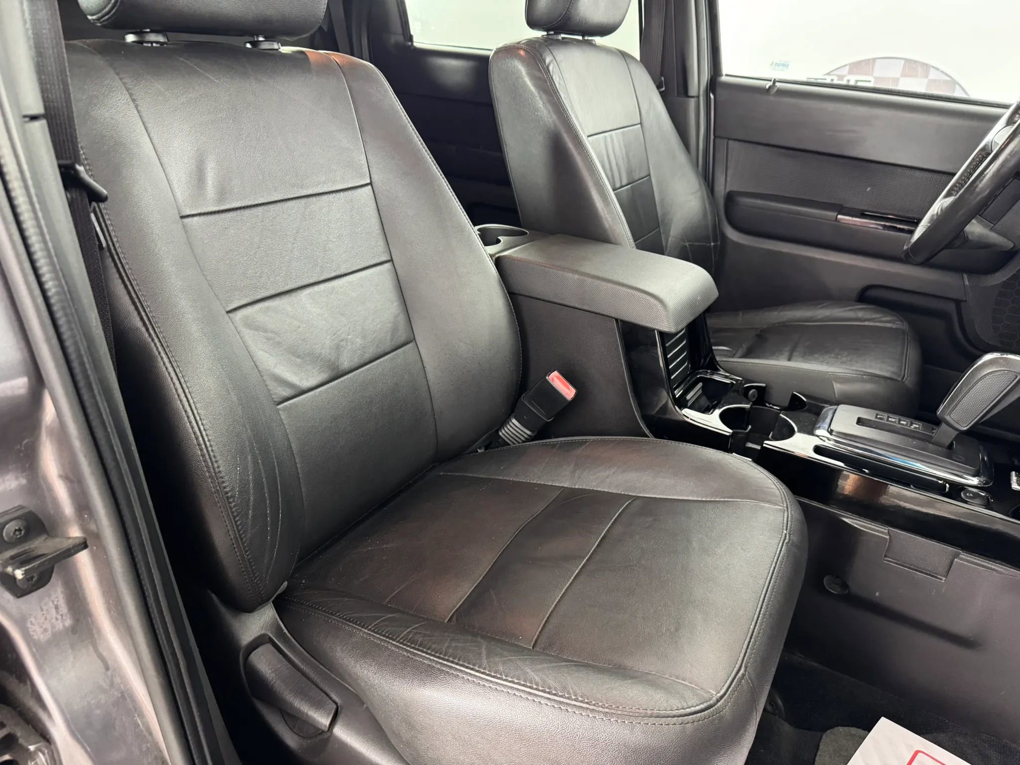 Used 2010 Ford Escape Limited AWD/4WD image 31