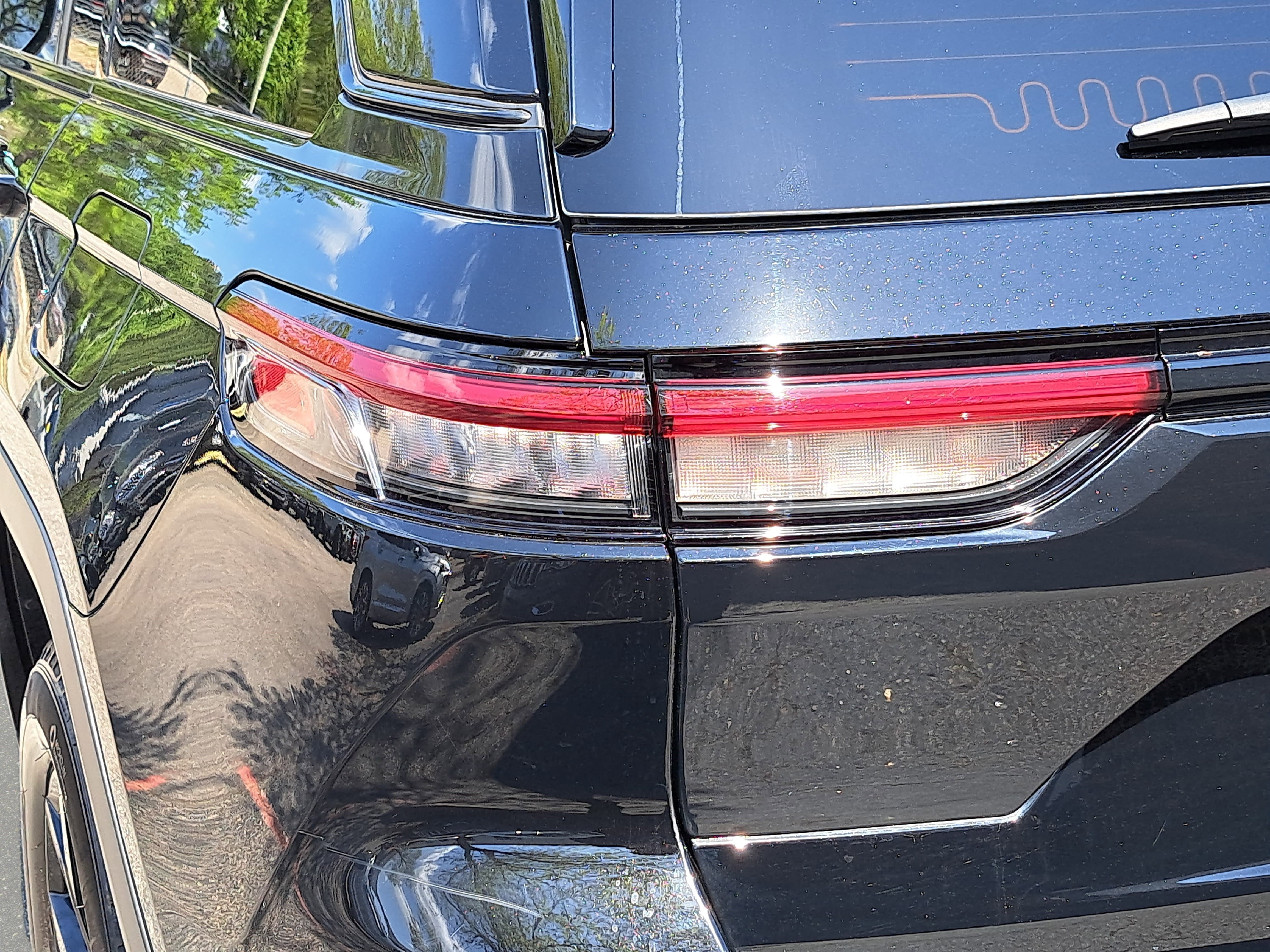 Used 2024 Jeep Grand Cherokee Altitude image 32