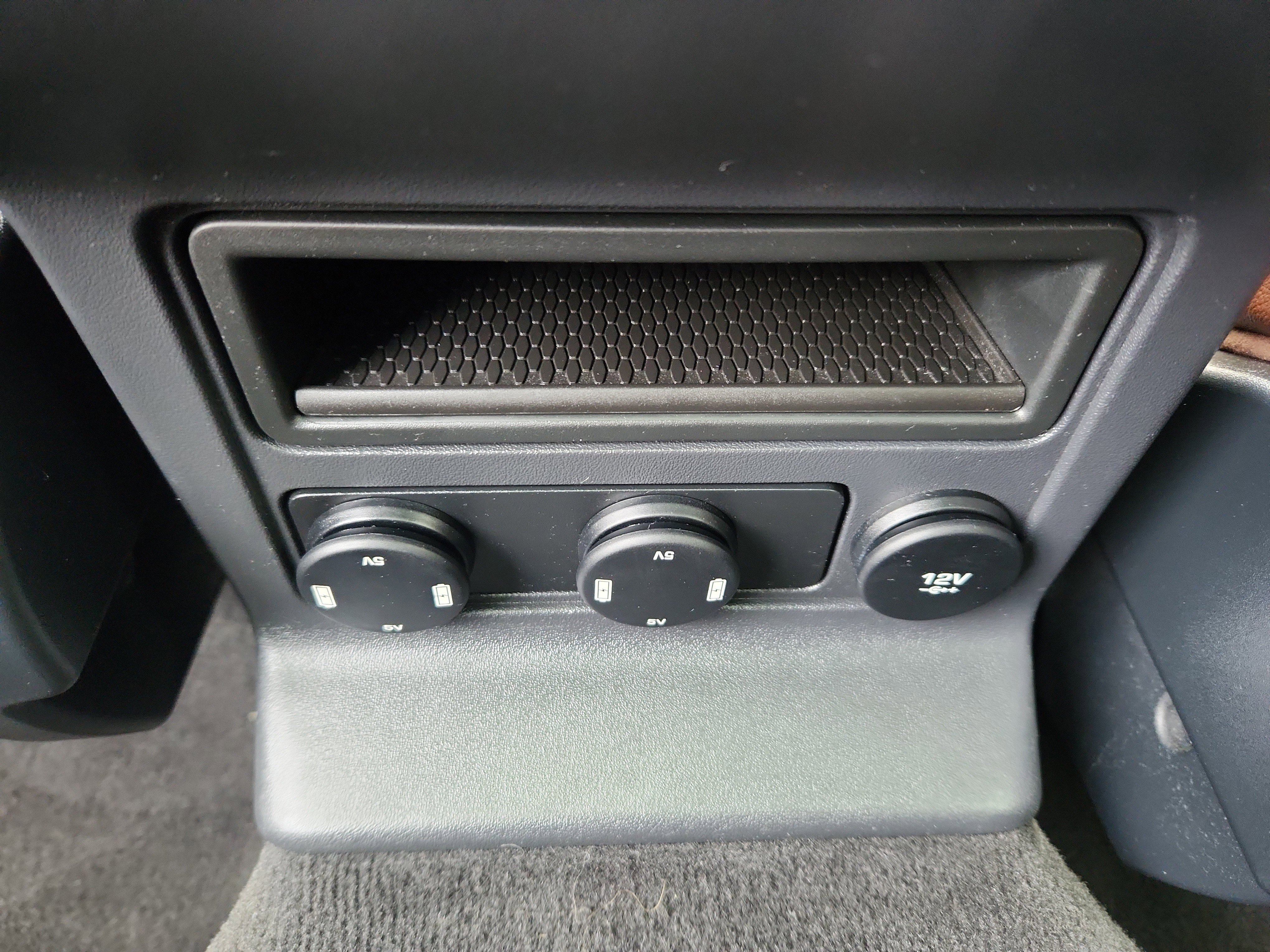 Used 2019 Jaguar F-PACE S image 27