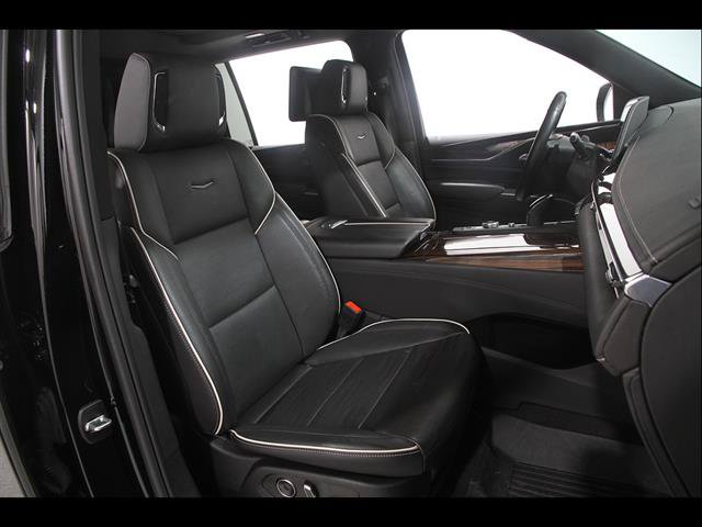 Certified 2024 Cadillac Escalade ESV Premium Luxury w/ LPO, Floor Liner Package AWD/4WD image 19