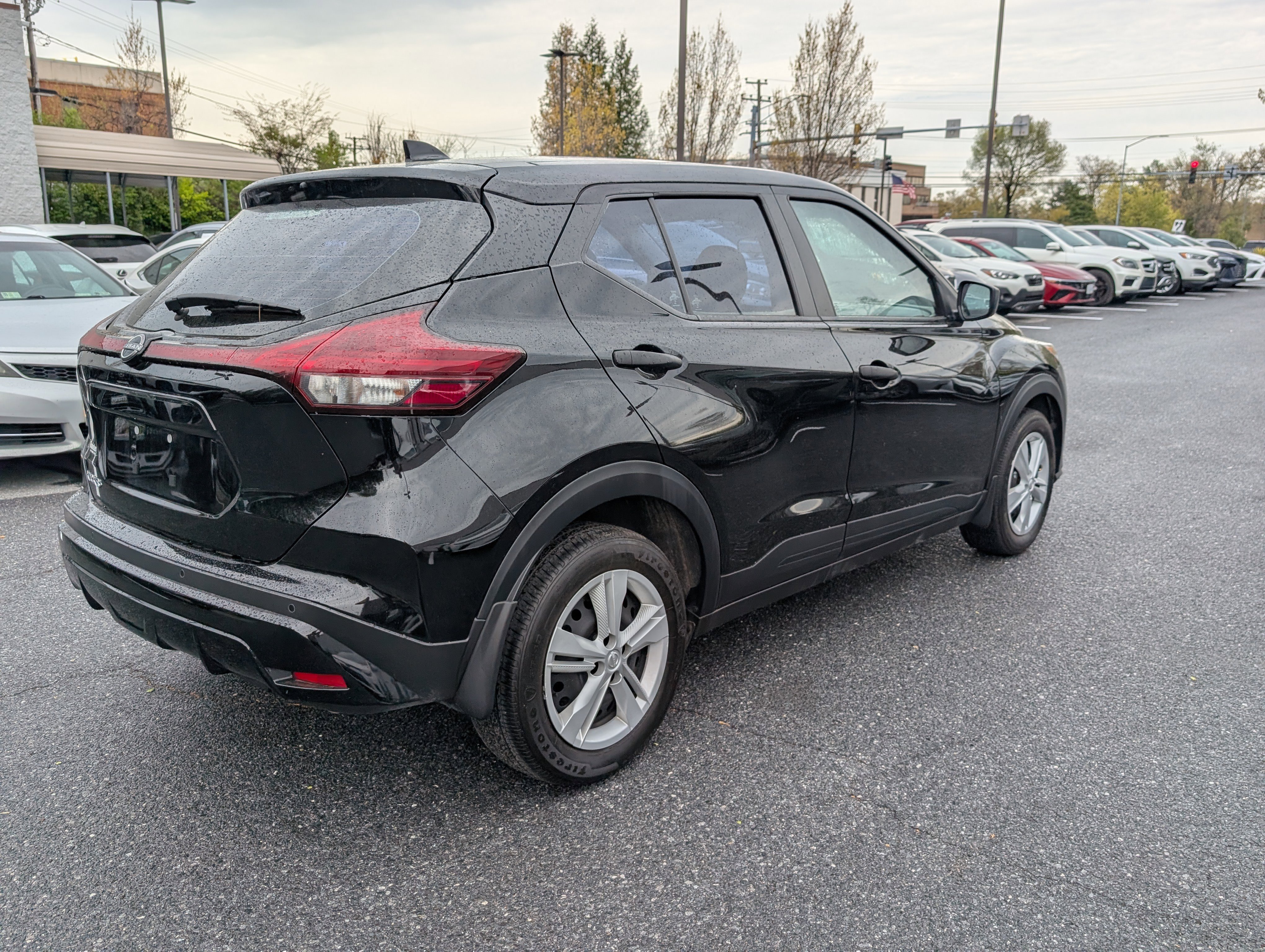 Used 2024 Nissan Kicks S image 3
