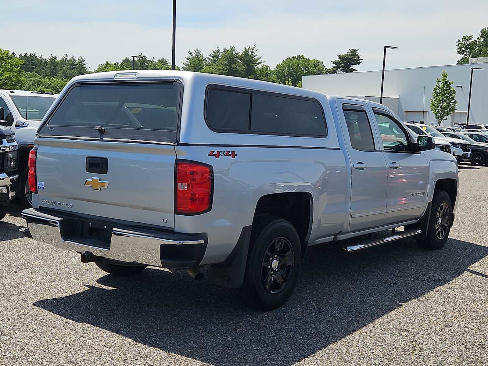 Used 2018 Chevrolet Silverado 1500 LT w/ All Star Edition AWD/4WD image 8