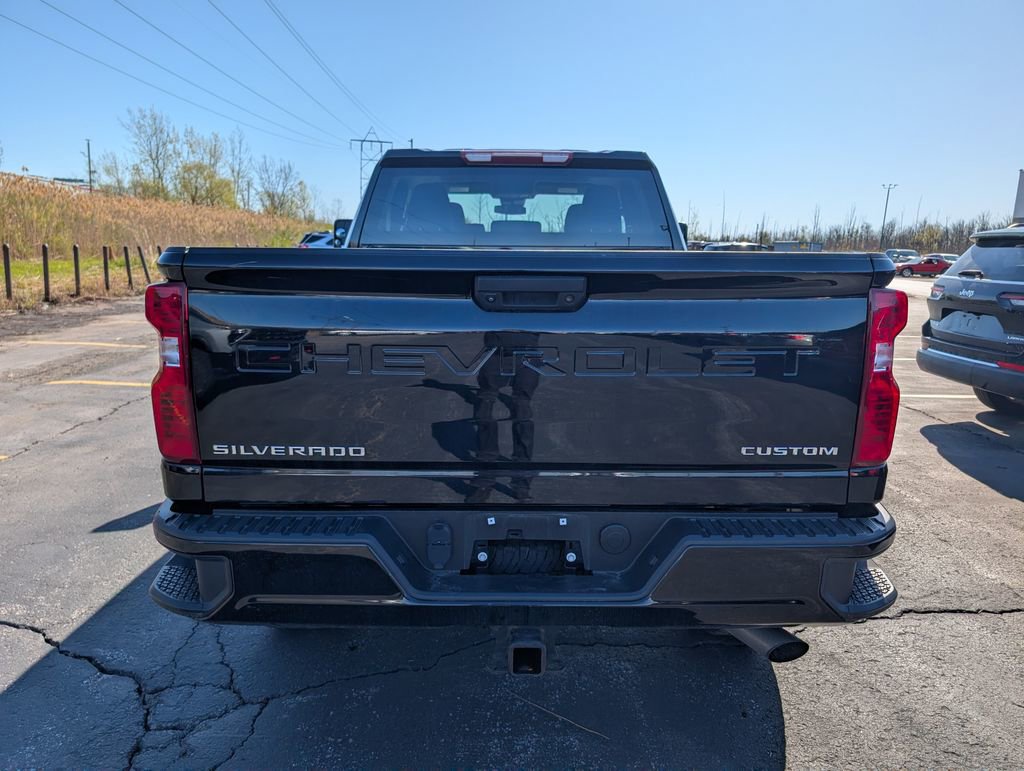 Used 2024 Chevrolet Silverado 2500 Custom AWD/4WD image 8