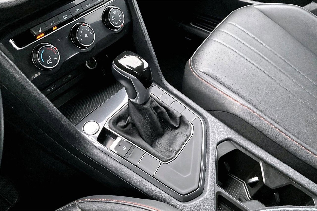 Used 2024 Volkswagen Tiguan SE image 29