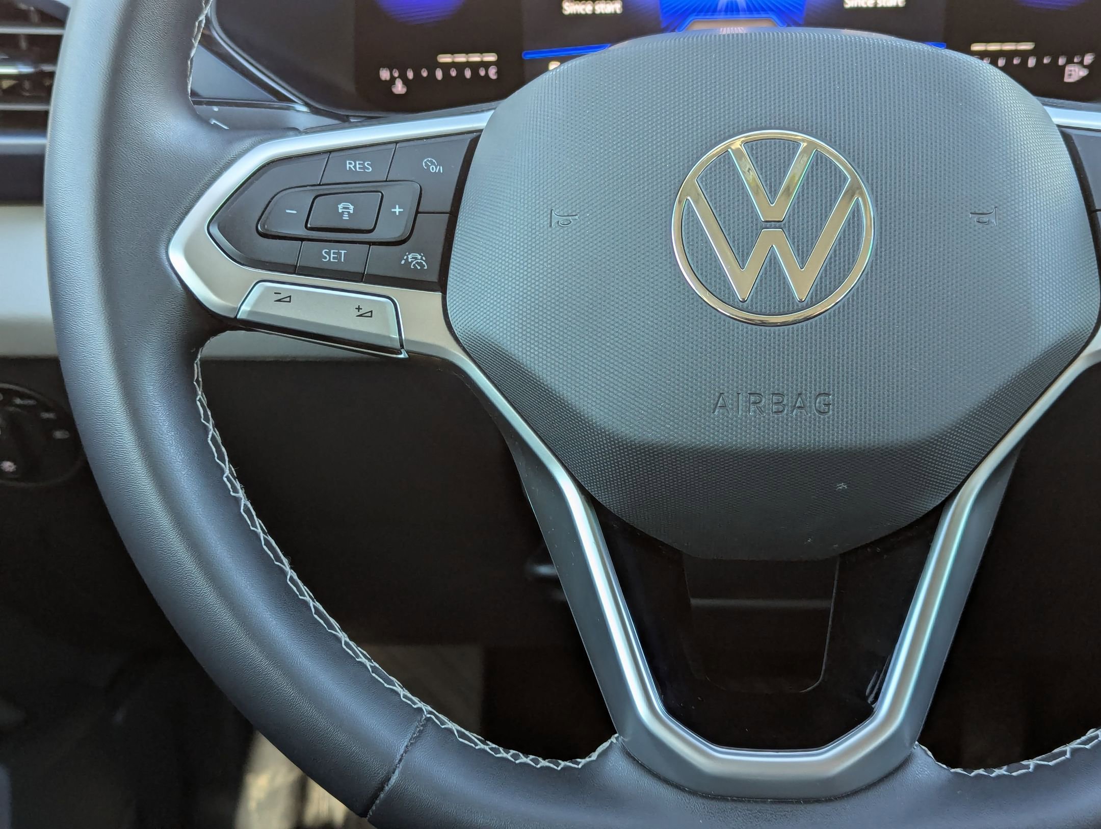 Used 2023 Volkswagen Taos SE w/ Black Wheel Package FWD image 21