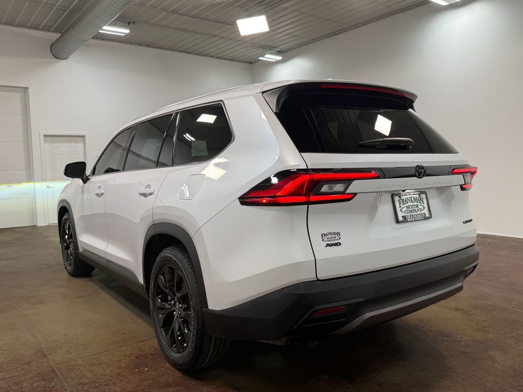Used 2024 Toyota Grand Highlander AWD image 35