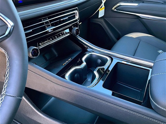 New 2026 Chevrolet Traverse LT w/ Sun and Wheel Package image 12