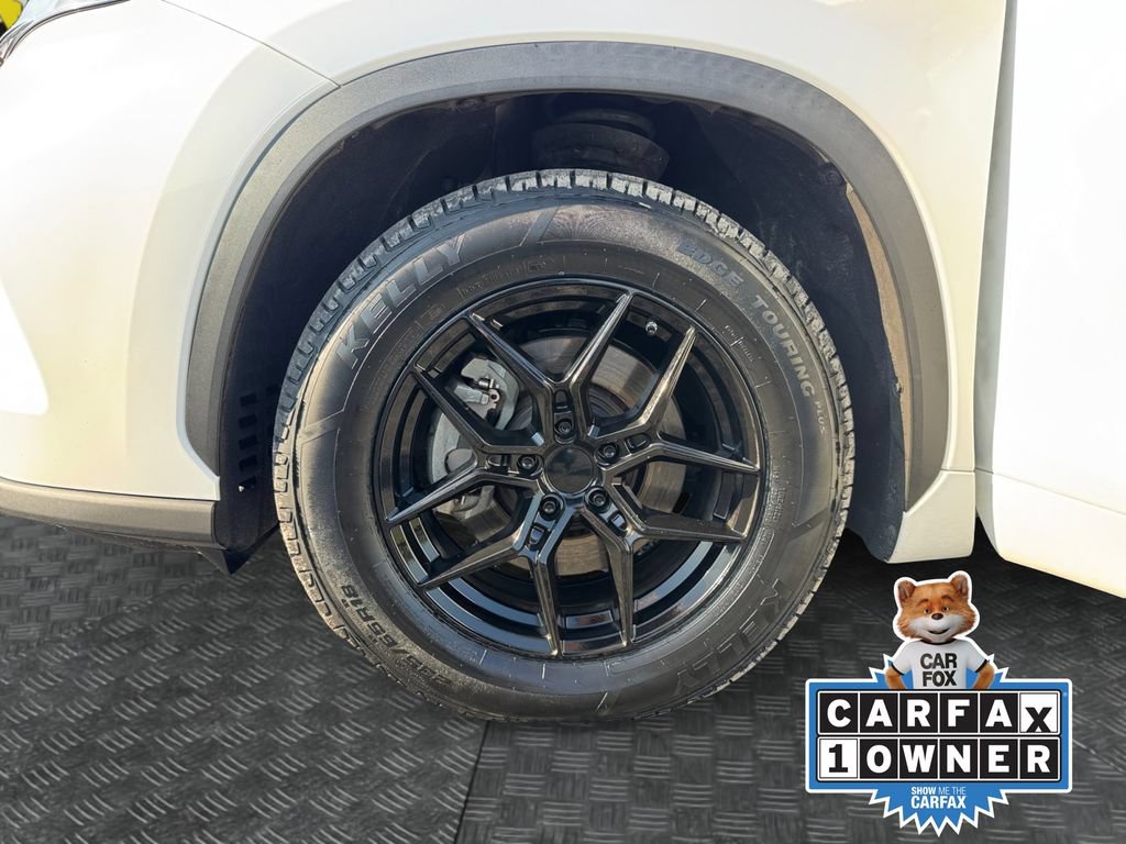 Used 2021 Toyota Highlander L FWD image 14