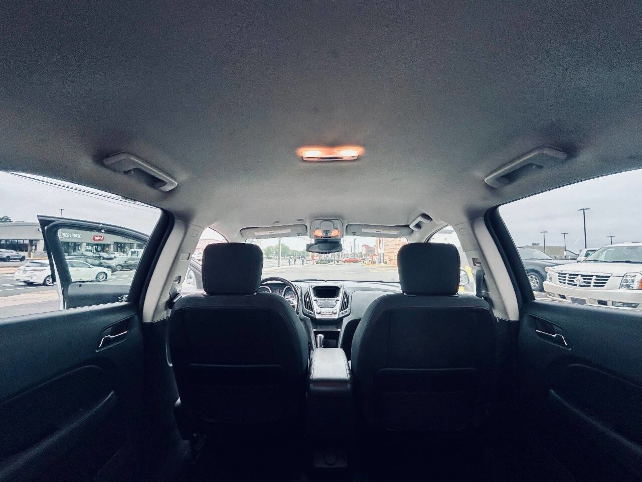 Used 2017 Chevrolet Equinox LT w/ Convenience Package image 30