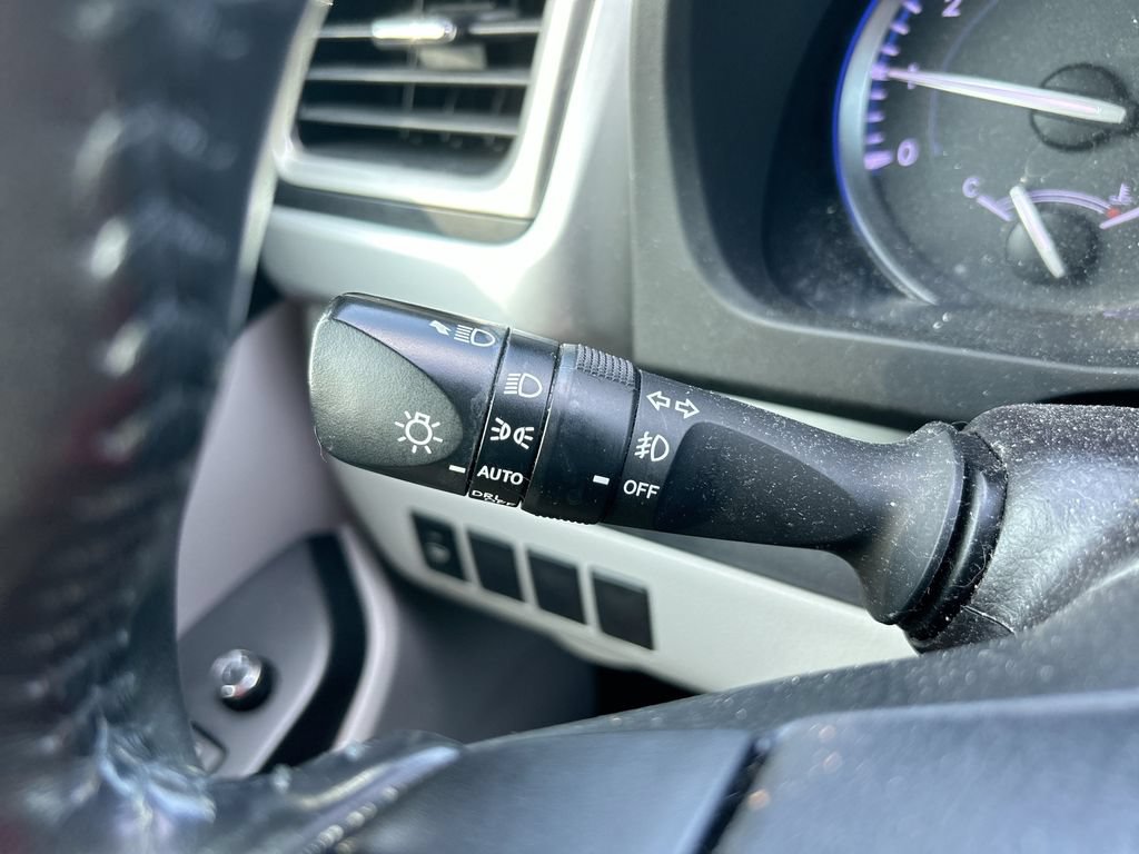 Used 2019 Toyota Highlander XLE FWD image 21
