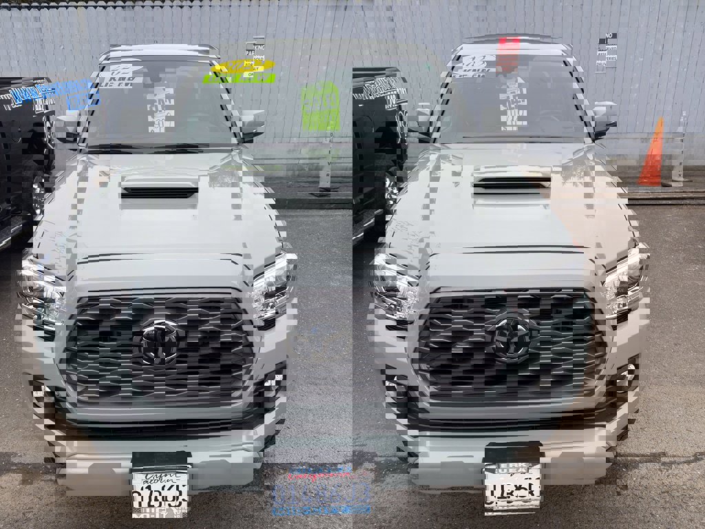 Used 2022 Toyota Tacoma TRD Sport image 9