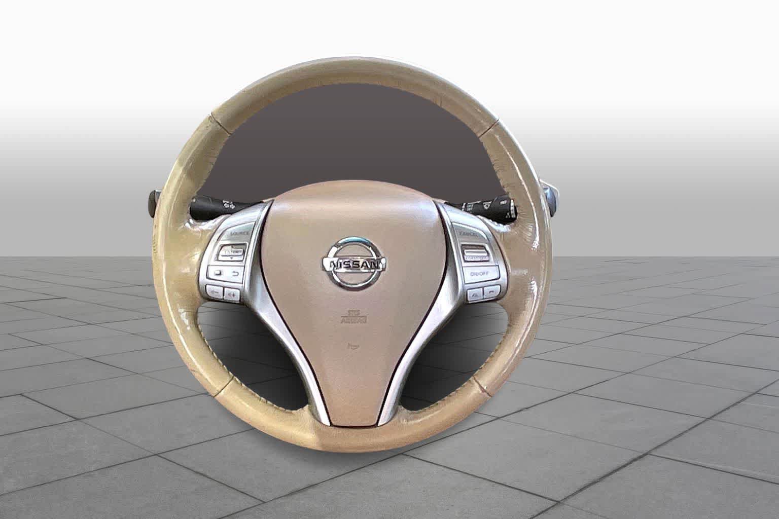 Used 2017 Nissan Altima 2.5 SV w/ Convenience Package FWD image 6