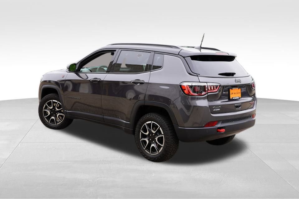 Certified 2024 Jeep Compass Trailhawk w/ Trailhawk Convenience Group image 9