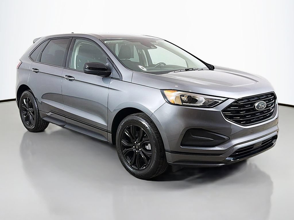 Used 2024 Ford Edge SE w/ Black Appearance Package AWD/4WD image 2