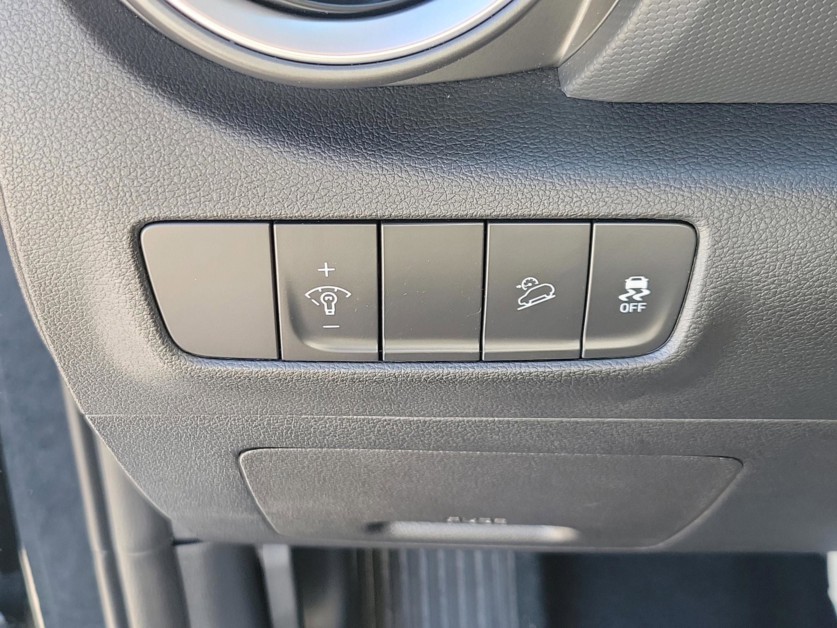 Certified 2022 Hyundai Kona SEL w/ Convenience Package image 29