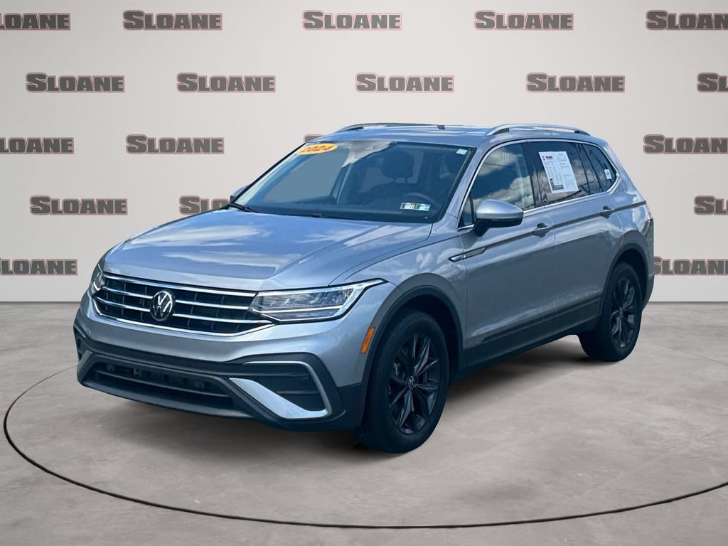 Used 2024 Volkswagen Tiguan SE w/ Panoramic Sunroof Package