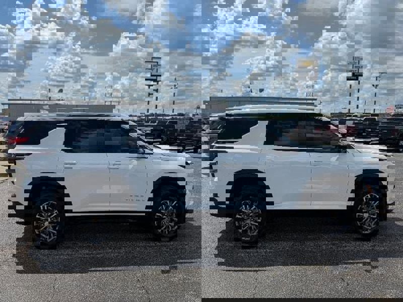 Used 2024 Chevrolet Traverse LS image 26