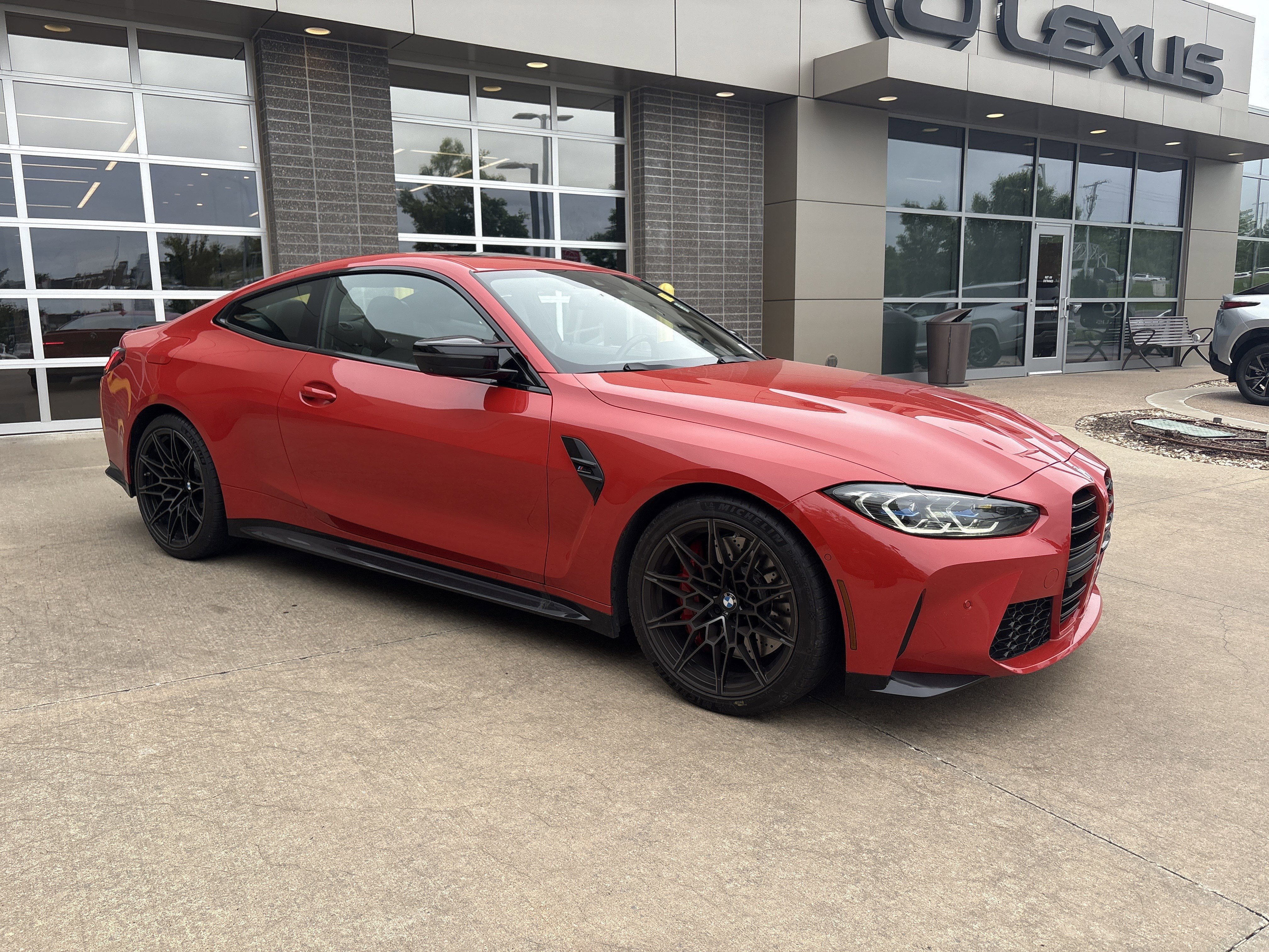 Used 2021 BMW M4 Competition w/ Executive Package RWD image 3