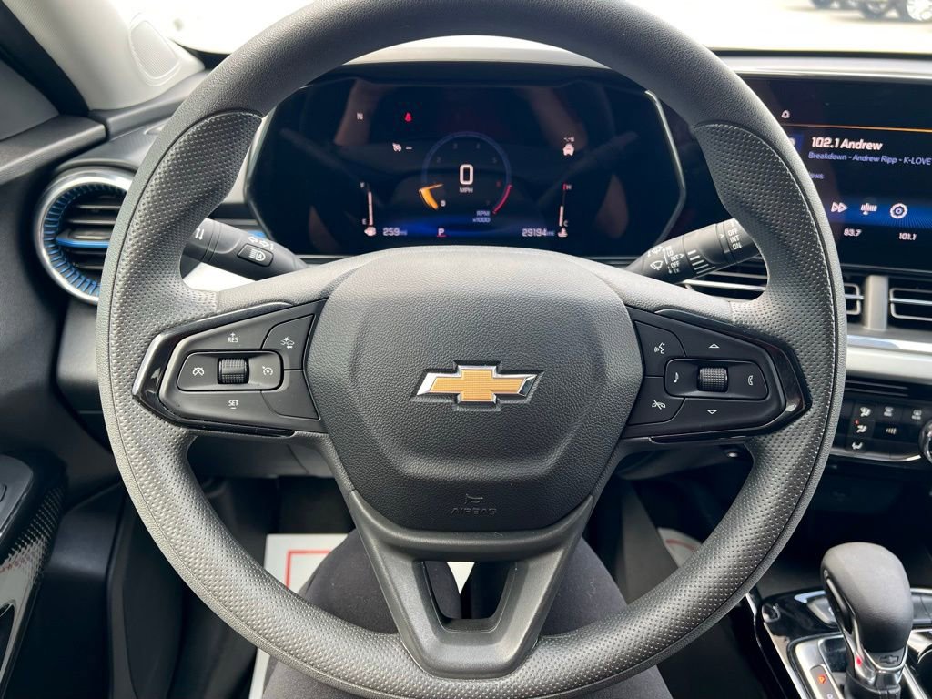 Used 2025 Chevrolet Trax LT image 14