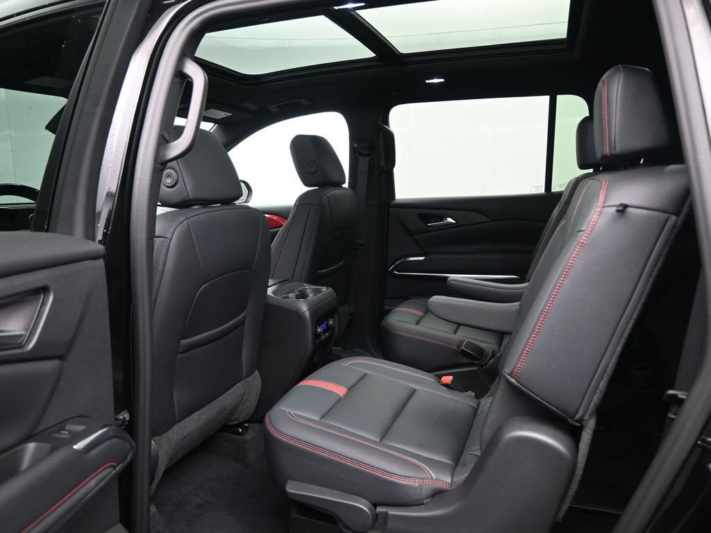 Used 2024 Chevrolet Traverse RS w/ LPO, Floor Liner Package image 28