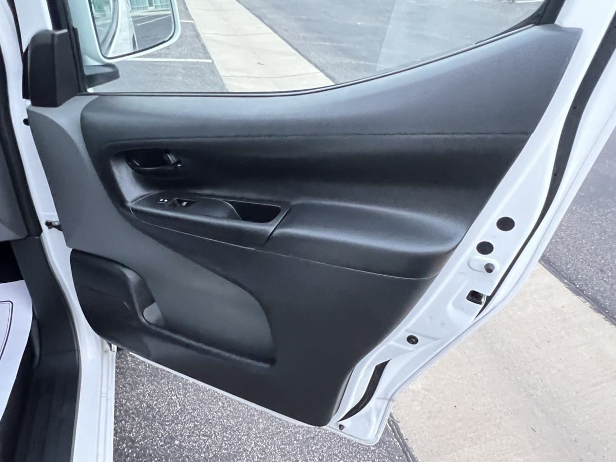 Used 2020 Nissan NV200 SV FWD image 9