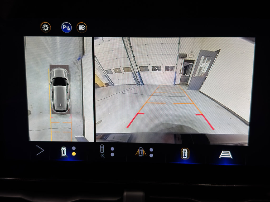 Used 2025 Chevrolet Equinox LT w/ Convenience Package II image 29