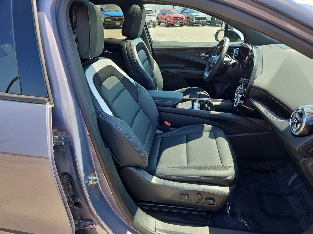 Used 2026 Chevrolet Blazer EV LT w/ Super Cruise Package FWD image 28