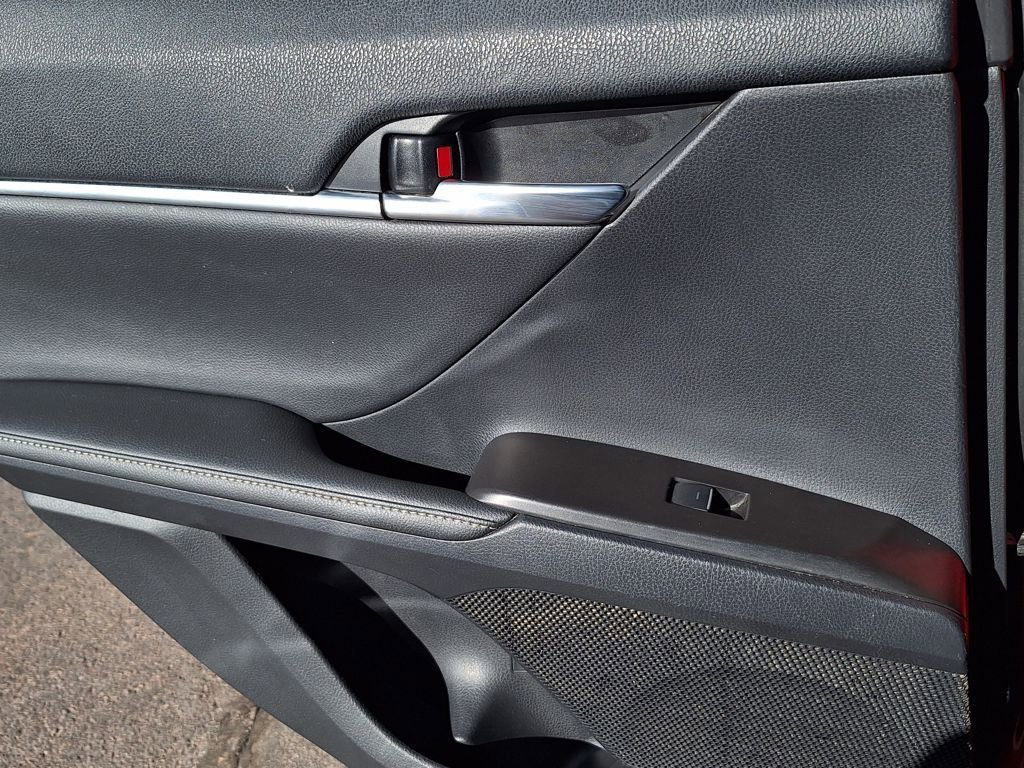 Used 2021 Toyota Camry XSE image 12