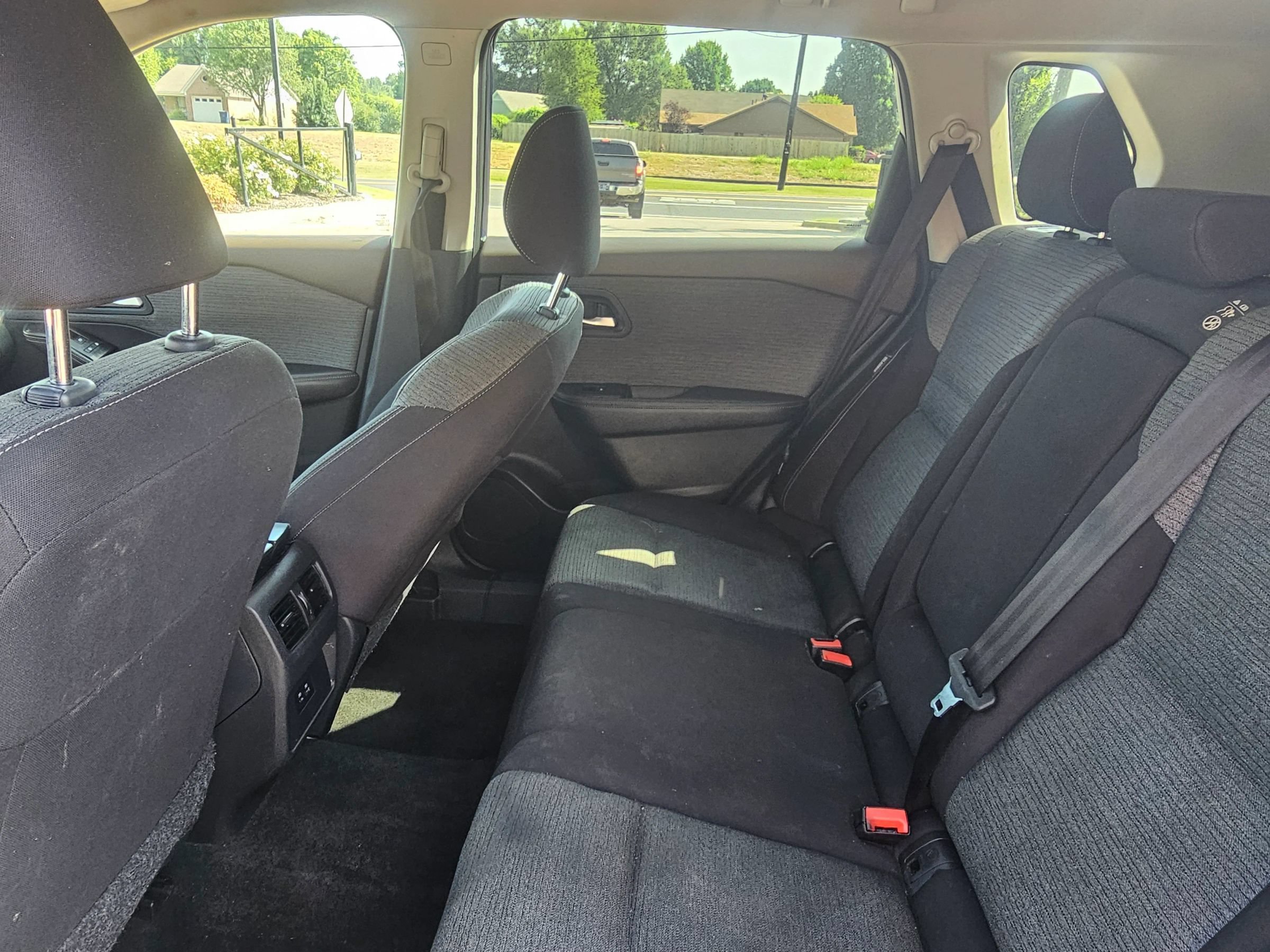 Used 2023 Nissan Rogue SV FWD image 13