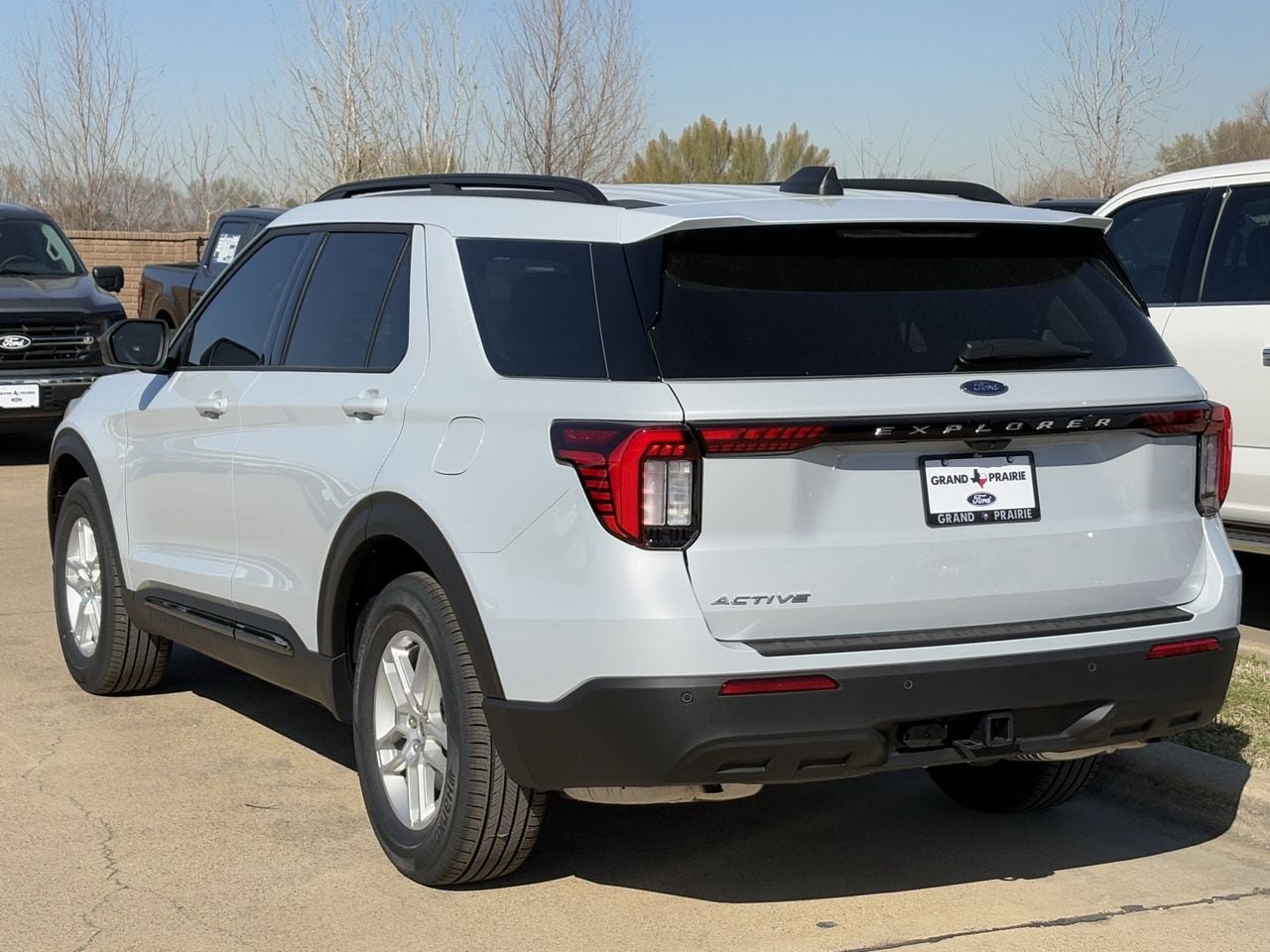 New 2026 Ford Explorer Active RWD image 5