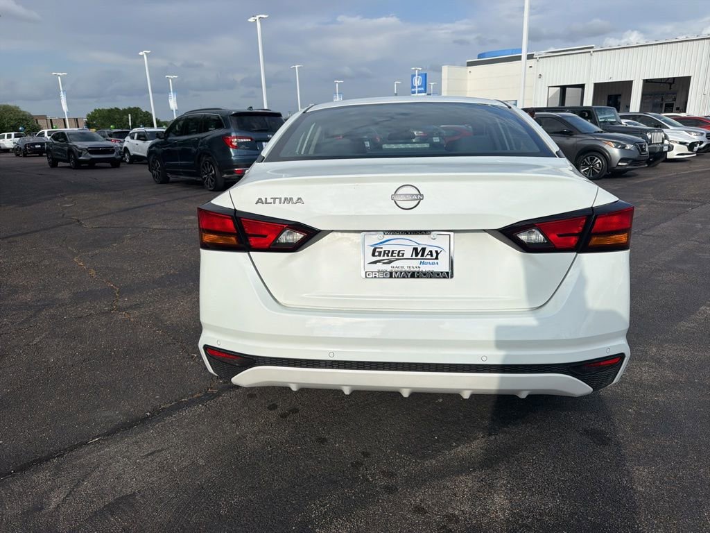 Used 2023 Nissan Altima 2.5 S image 4