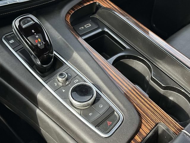 Used 2021 Cadillac Escalade Premium Luxury AWD/4WD image 32