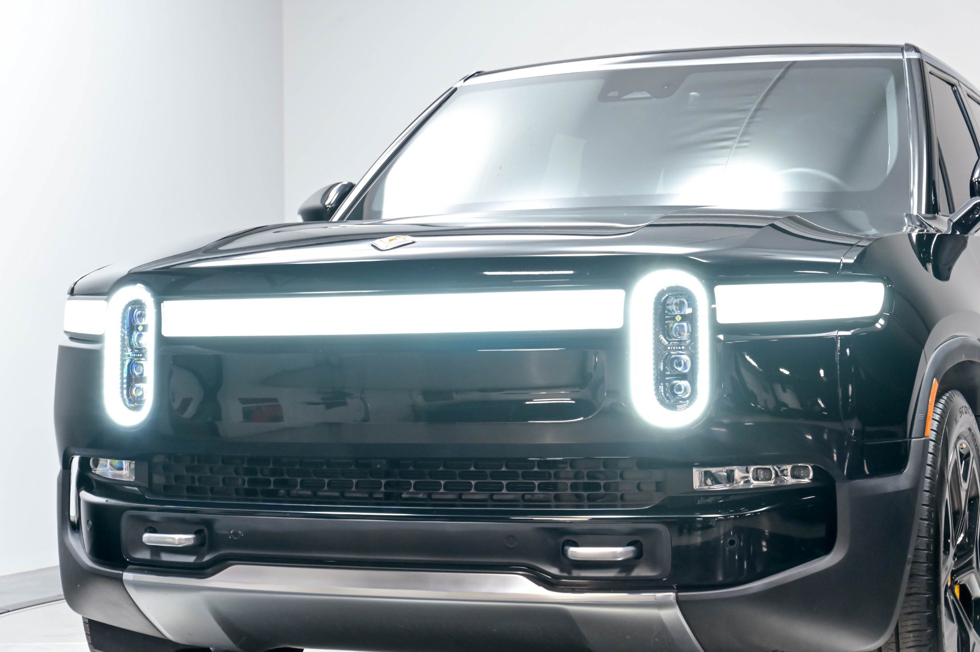 Used 2023 Rivian R1S Adventure AWD/4WD image 71